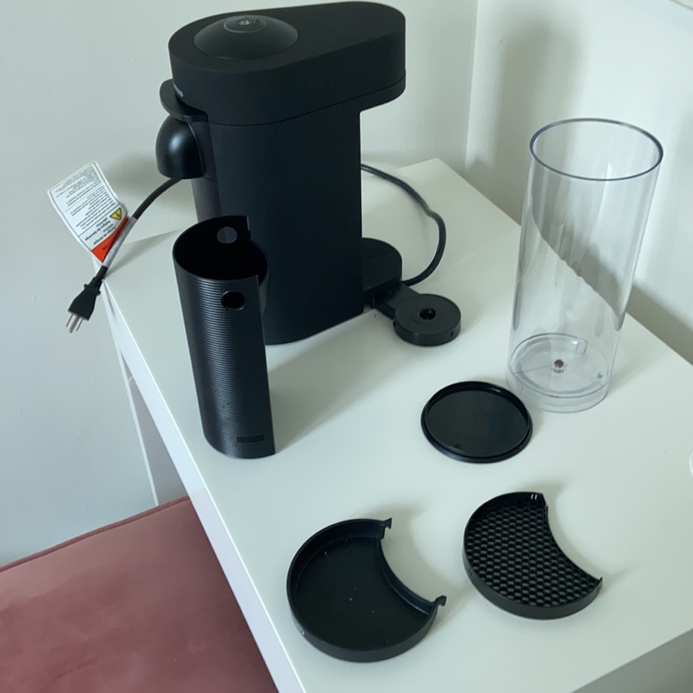 NESPRESSO by DELONGHI Vertuo coffee machine - Picture 10 of 10